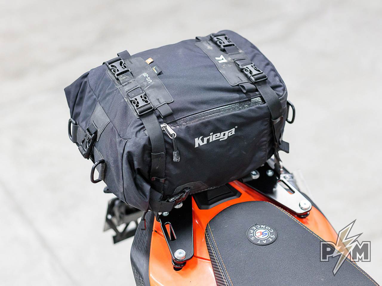 Perun moto KTM 690 Luggage rack with Kriega US-20 Drypack